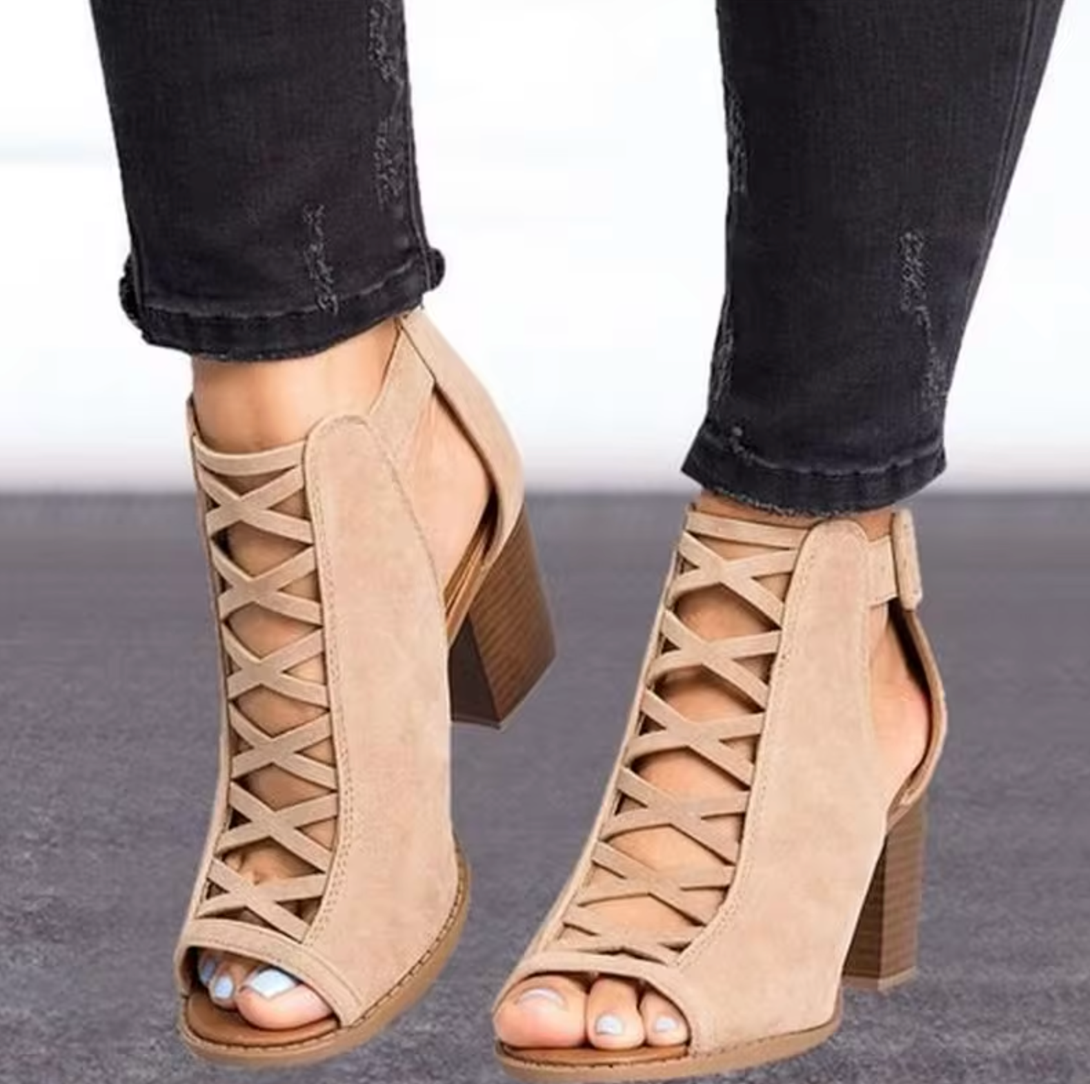 Penelope – Stylische Schnürsandalen